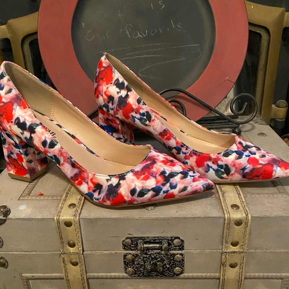 JustFab Confetti Pumps NWOT